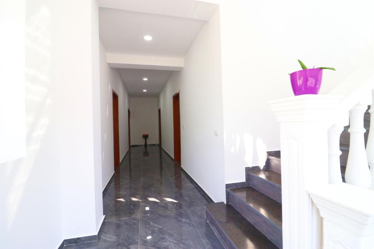 Hotel Kristal Vlorë Exteriér fotografie