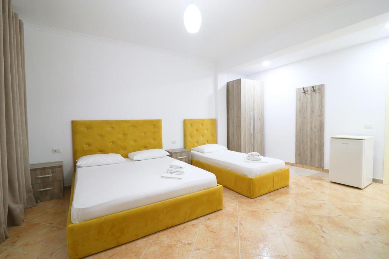 Hotel Kristal Vlorë Exteriér fotografie