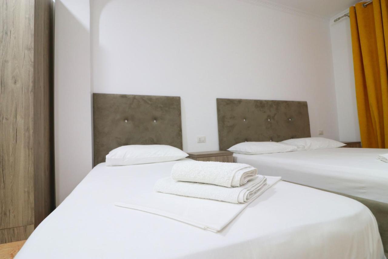 Hotel Kristal Vlorë Exteriér fotografie