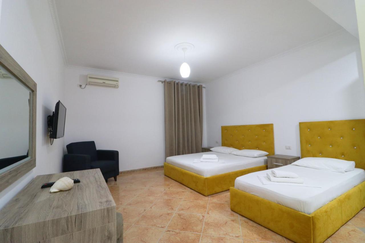 Hotel Kristal Vlorë Exteriér fotografie