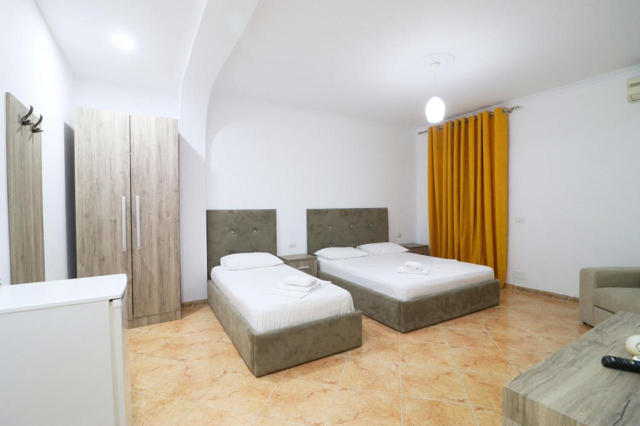 Hotel Kristal Vlorë Exteriér fotografie