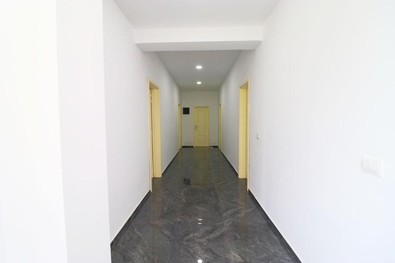 Hotel Kristal Vlorë Exteriér fotografie
