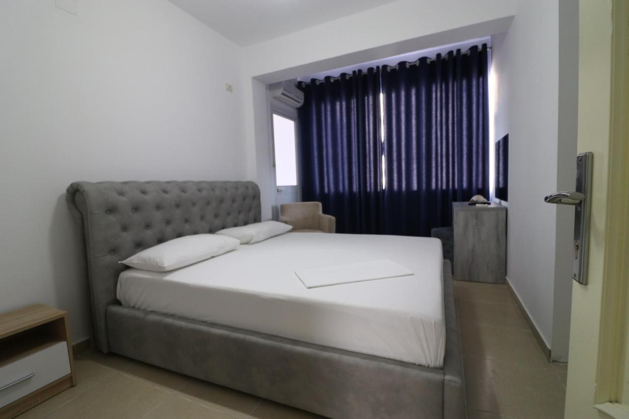 Hotel Kristal Vlorë Exteriér fotografie