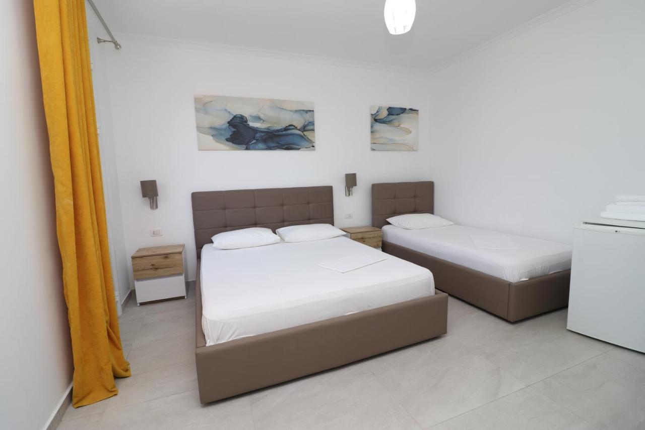 Hotel Kristal Vlorë Exteriér fotografie