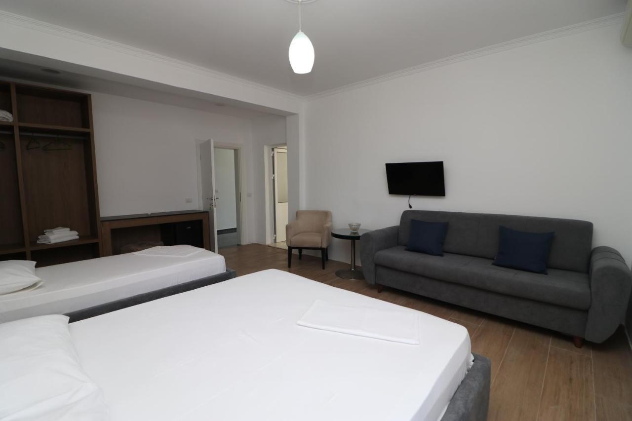 Hotel Kristal Vlorë Exteriér fotografie