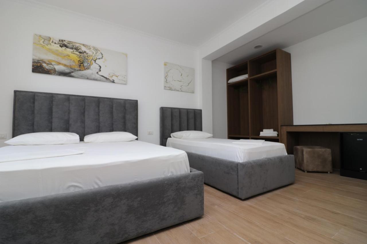 Hotel Kristal Vlorë Exteriér fotografie