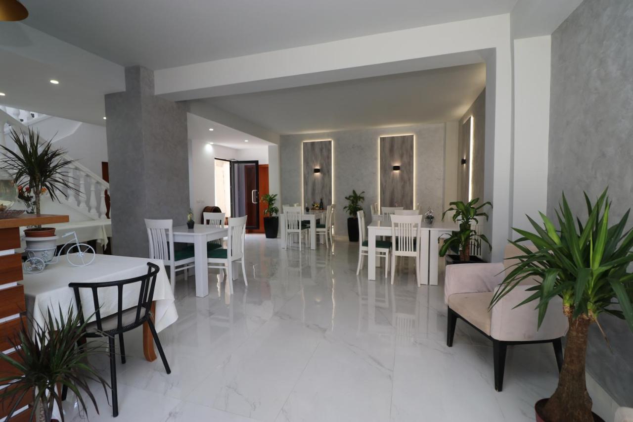 Hotel Kristal Vlorë Exteriér fotografie