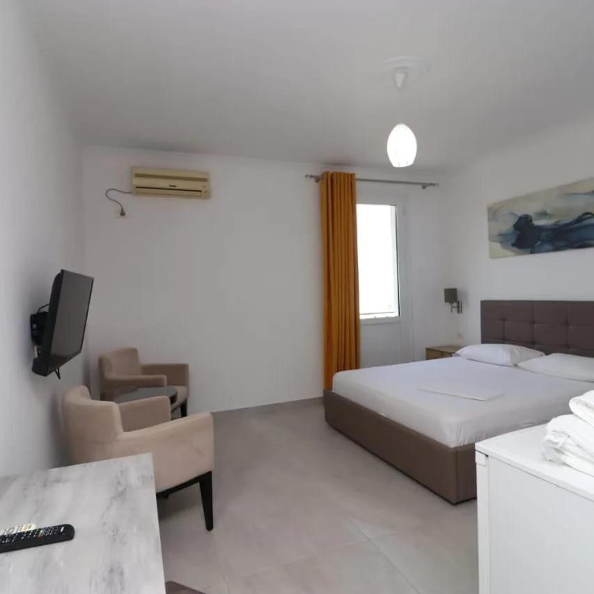 Hotel Kristal Vlorë Exteriér fotografie